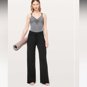 Lululemon Wide Leg Tie Waist Long Black Jogger Leggings Pants - 6